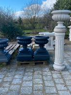2 strakke zwarte betonnen tuinvazen op staanders 40x40x50 cm, Tuin en Terras, Tuinvazen, Ophalen, Nieuw