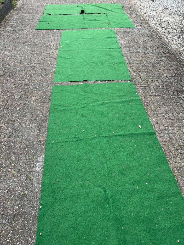 Gebruikt groen tapijt voor evenementen of tuin, Tuin en Terras, Ophalen, Zo goed als nieuw, 20 m² of meer, Gras