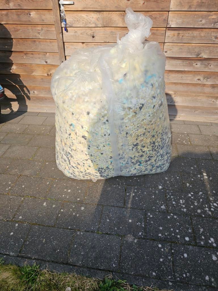 Grote zak schuimvlokken voor vulling of isolatie 15/20 kg, Ophalen of Verzenden, Gebruikt