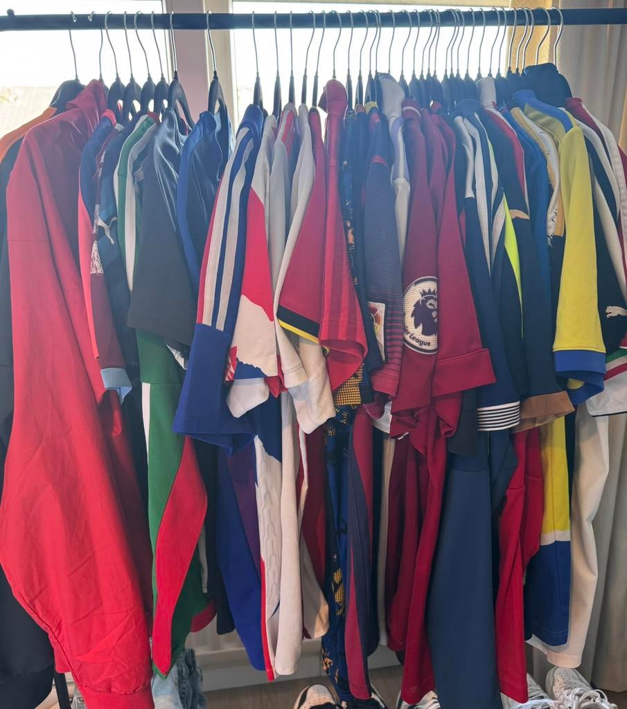 29 Diverse authentieke voetbalshirts., Sport en Fitness, Voetbal, Ophalen of Verzenden, Zo goed als nieuw