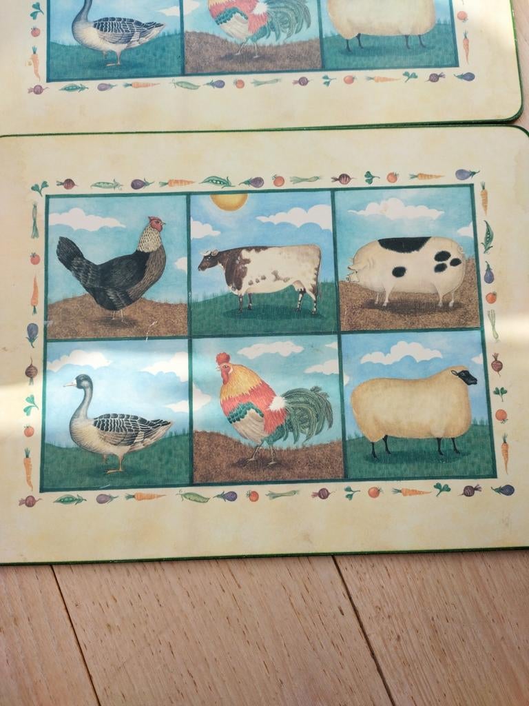 Twee placemats met boerderijdieren, Huis en Inrichting, Ophalen of Verzenden