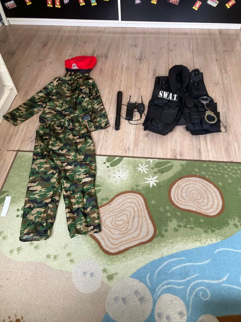 Leger pak en SWAT pak verkleedkleding set, Ophalen, Gebruikt, 122 t/m 128, Jongen of Meisje