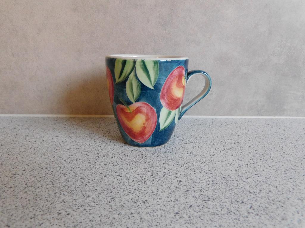 Senseo mok Appel E Vic's Handpainted, Ophalen of Verzenden, Zo goed als nieuw, Overige stijlen, Kop(pen) en/of Schotel(s)