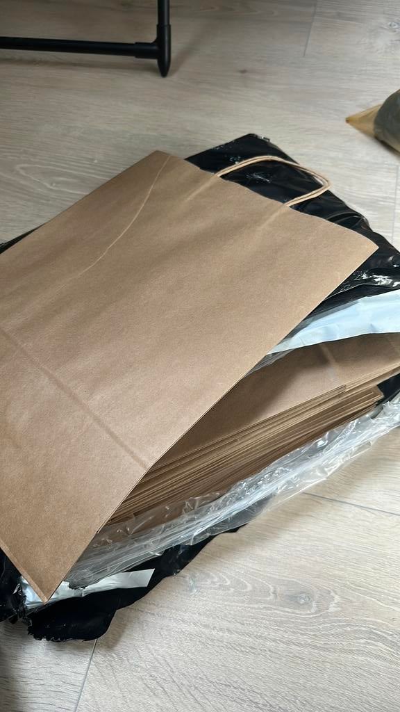 Papieren tassen 47 stuks. NIEUW, Ophalen of Verzenden, Zo goed als nieuw