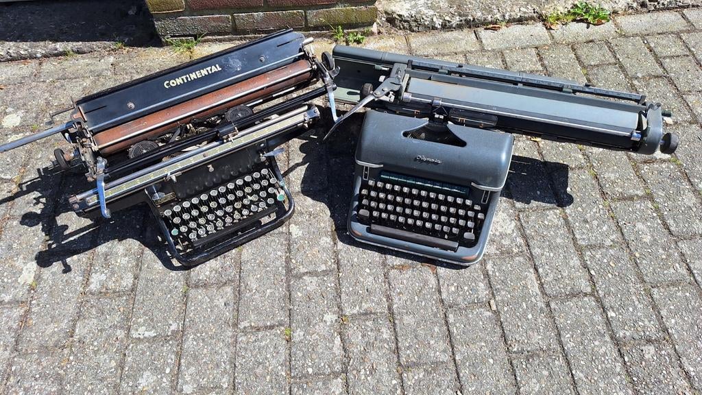 2 antieke typemachines, Ophalen