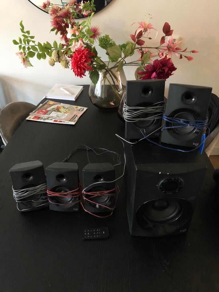 Logitech Z907 5.1 Surround Sound Speakerset met Bluetooth, Gebruikt, Complete surroundset, 120 watt of meer, Ophalen