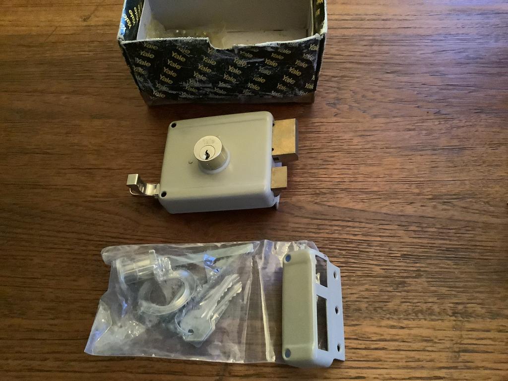 Oplegslot yale, Ophalen, Zo goed als nieuw, Slot