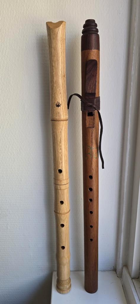 fluiten: shakuhachi en een Native American style flute, Muziek en Instrumenten, Blaasinstrumenten | Dwarsfluiten en Piccolo's