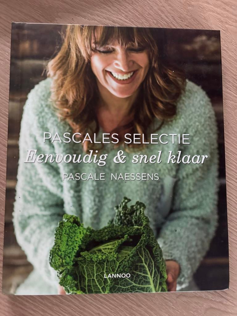 Pascale Naessens - Eenvoudig & snel klaar kookboek, Hoofdgerechten, Ophalen of Verzenden, Zo goed als nieuw, Europa
