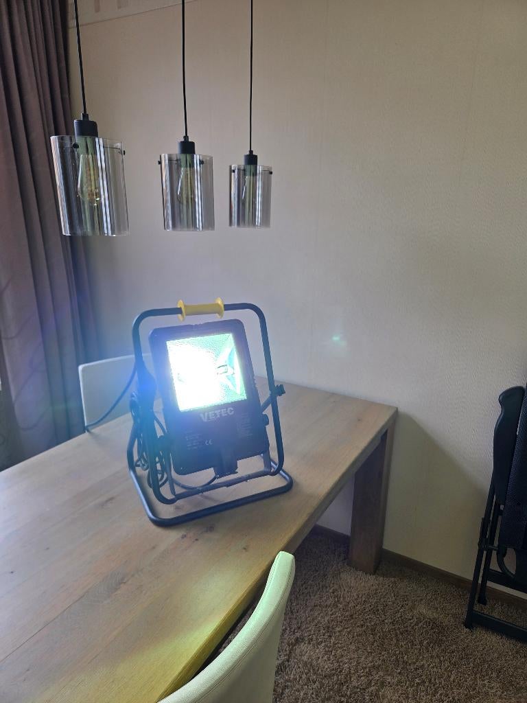 Vetec Bouwlamp 1 6000-Lummen, Doe-het-zelf en Verbouw, Bouwverlichting, Gebruikt, Met statief, Ophalen of Verzenden, Lamp met armatuur