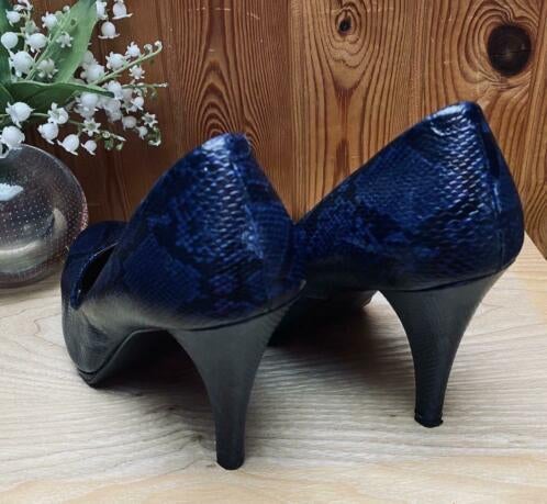 Limited collection schoenen maat 6.5/40, Blauw, Ophalen of Verzenden, Sneakers of Gympen, Zo goed als nieuw