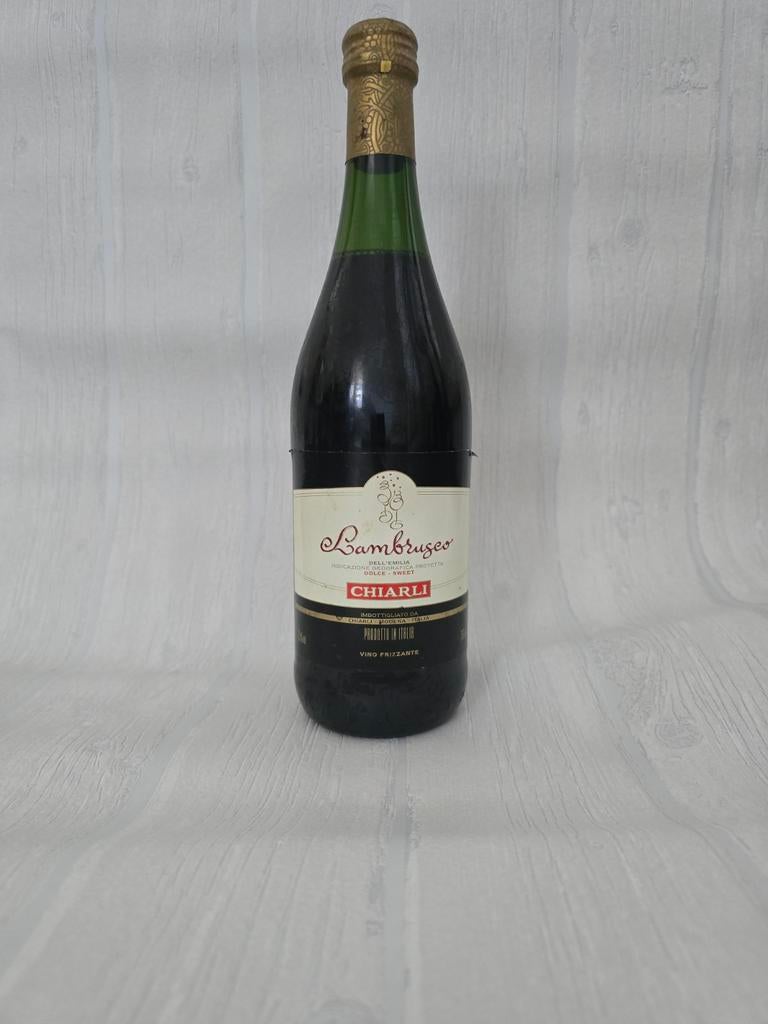 Lambrusco Chiarli Rode Wijn - Vintage Fles, Verzamelen, Wijnen, Ophalen of Verzenden, Gebruikt, Italië, Rode wijn