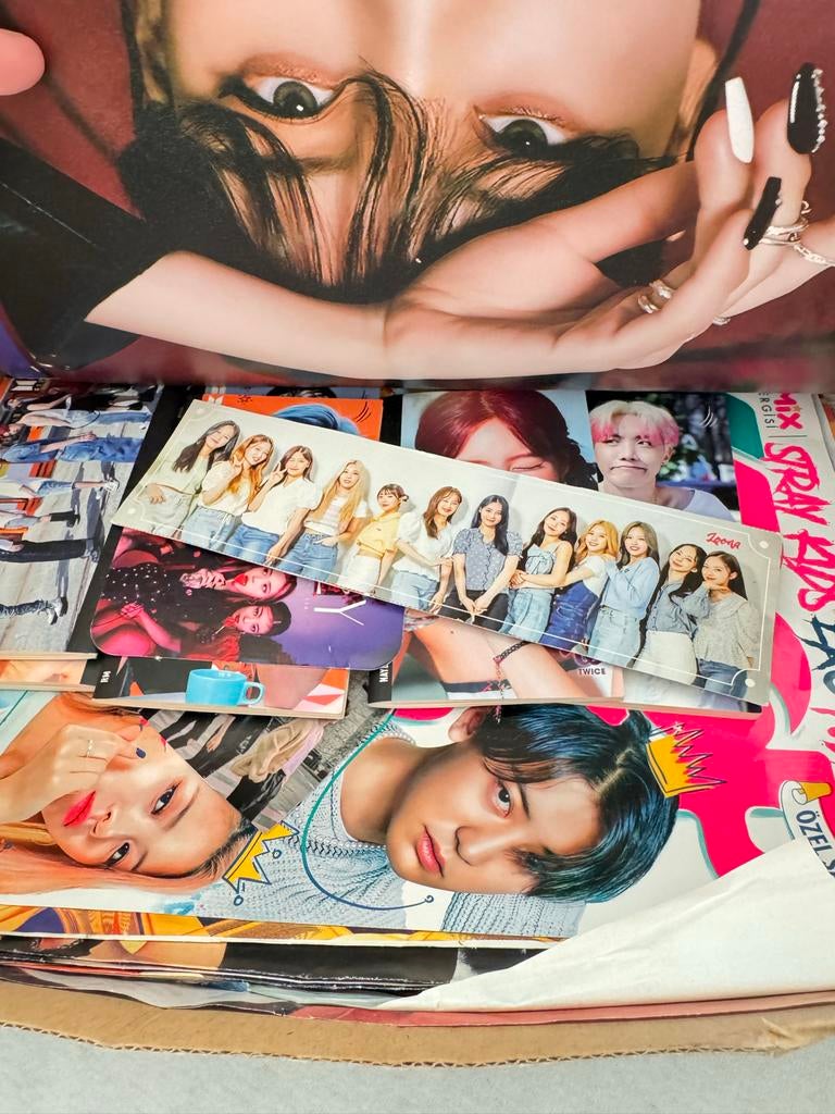 K-Pop Schoenendoos: Posters, Fotokaarten, Stickers & Schrift, Rechthoekig Staand, Verzenden, Deurposter of groter, Zo goed als nieuw
