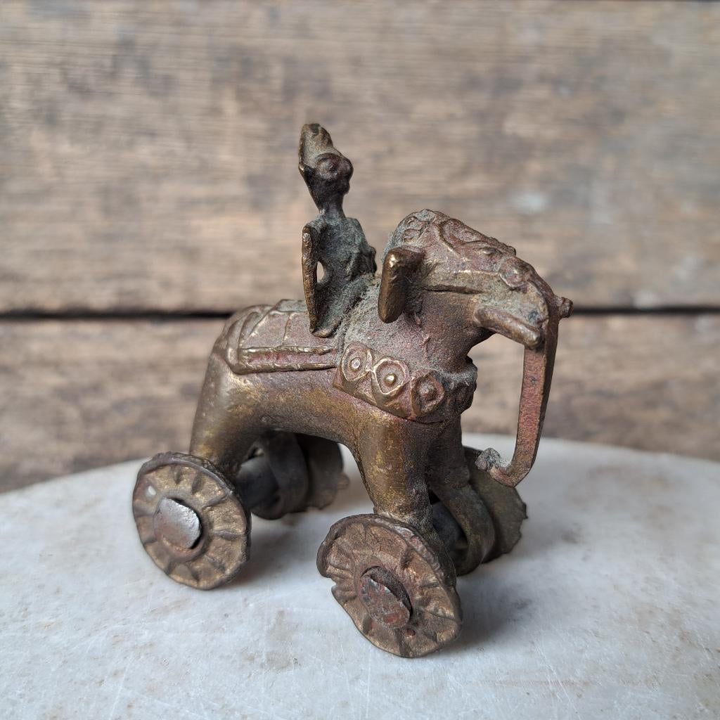 Oud antiek koperen tempelbeeldje olifant op wieltjes *Etage3, Gebruikt, ., Ophalen of Verzenden, .