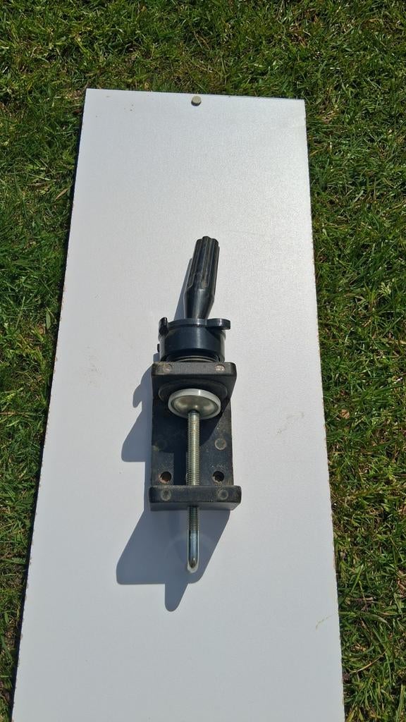 Kappers oefenhoofd steun - Tafelklem voor oefenhoofd, Sieraden, Tassen en Uiterlijk, Uiterlijk | Haarverzorging, Ophalen