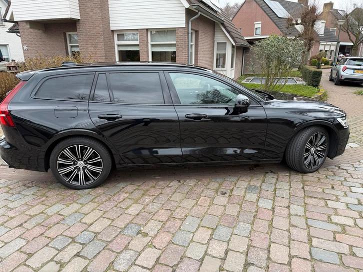 Dealer onderhouden Volvo V60 B4 197pk Geartronic, Auto's, Volvo, Particulier, V60, Hybride Elektrisch/Benzine, C, Stationwagon