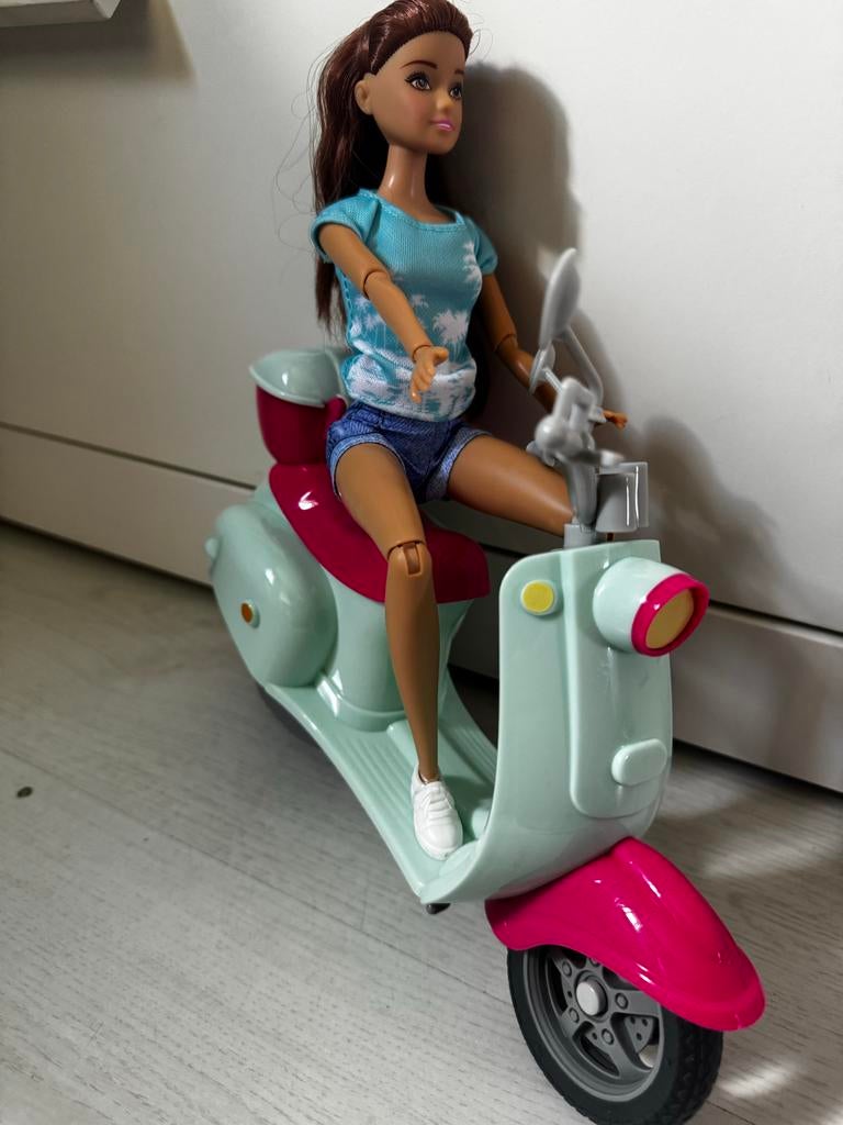 Barbie pop met scooter, Ophalen, Gebruikt, Barbie