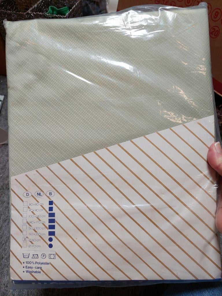 Cem tafelkleed rond Ø 160 cm.  Ligt groen, Huis en Inrichting, Ophalen of Verzenden, Nieuw, Rond