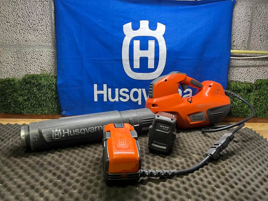 Husqvarna 530 IBX Handblazer 2021 incl. Accu & Adapter, Ophalen of Verzenden, Zo goed als nieuw, Accu