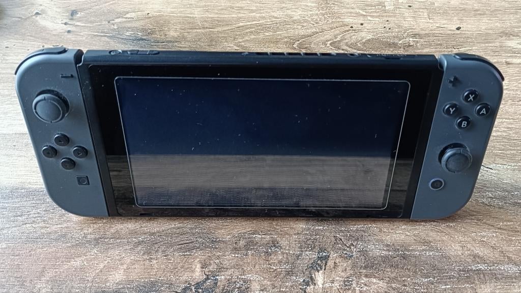 Switch, Spelcomputers en Games, Spelcomputers | Nintendo Switch, Ophalen of Verzenden, Zo goed als nieuw, Met 2 controllers, Switch Original