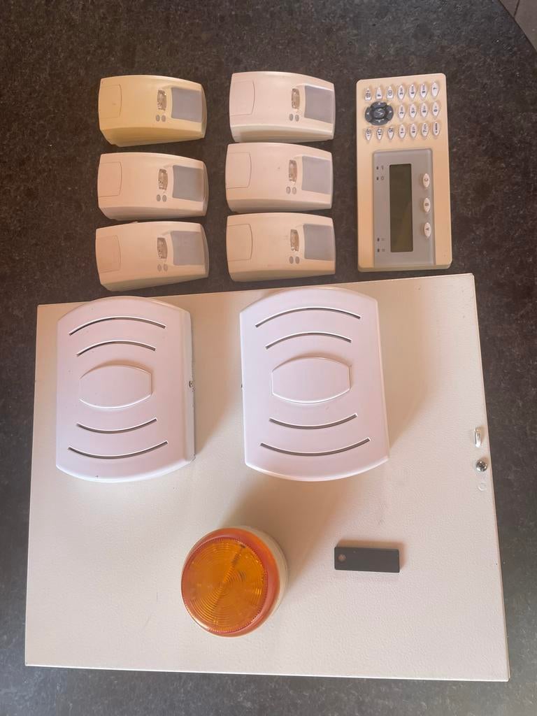 Compleet Alarmsysteem Aritech ATS1000A-IP met accessoires, Ophalen of Verzenden, Gebruikt, Compleet systeem, Beweging