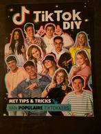 TikTok DIY Boek, Ophalen of Verzenden, Zo goed als nieuw, Overige materialen