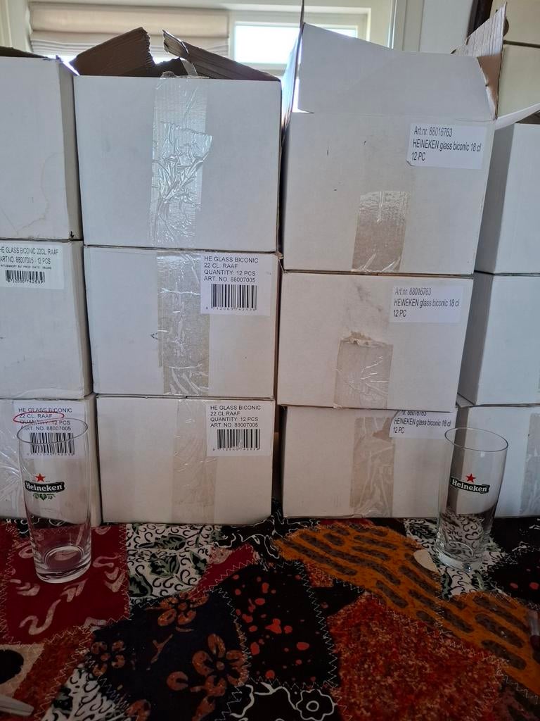 144 Heineken bierglazen...FLUITJE, Ophalen, Doos, 100 cm of meer, 60 cm of meer