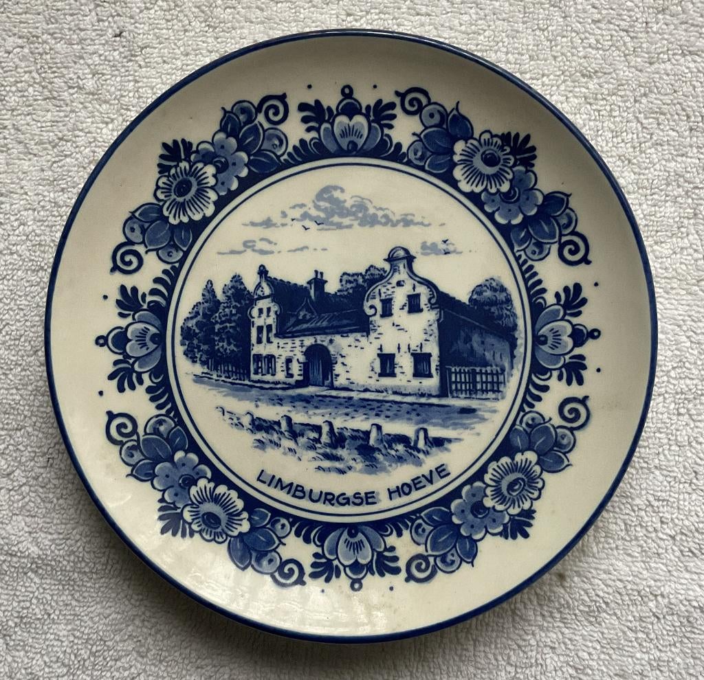 Delfts blauw wandbord Limburgse hoeve., Antiek en Kunst, Ophalen