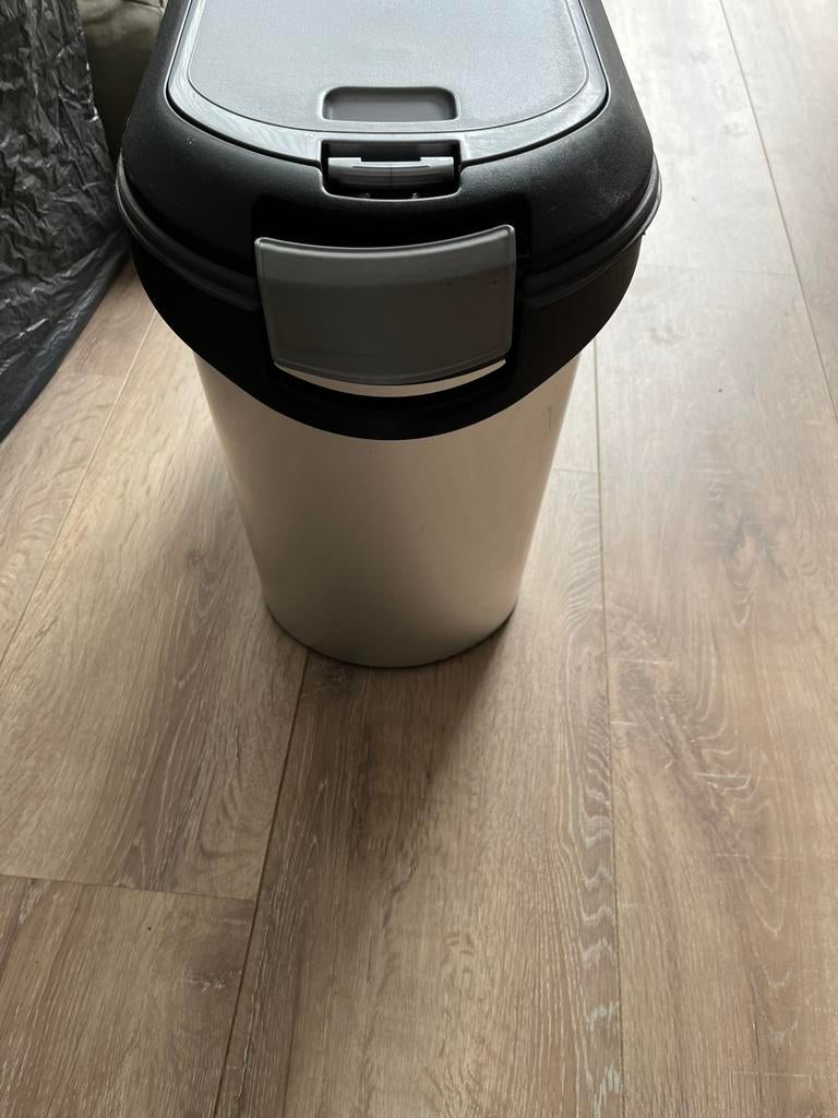 Curver voedsel container 35 ltr, Dieren en Toebehoren, Ophalen, Gebruikt