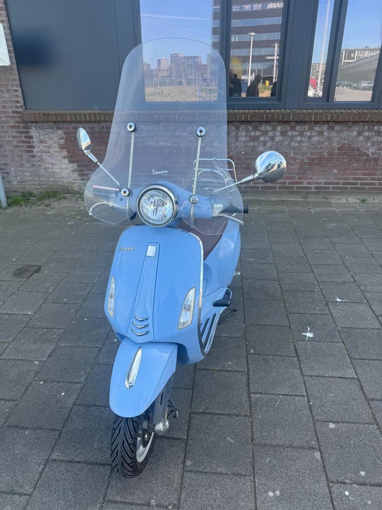 Vespa Primavera 2017, Fietsen en Brommers, Scooters | Vespa, Ophalen, Overige modellen, Zo goed als nieuw, Benzine