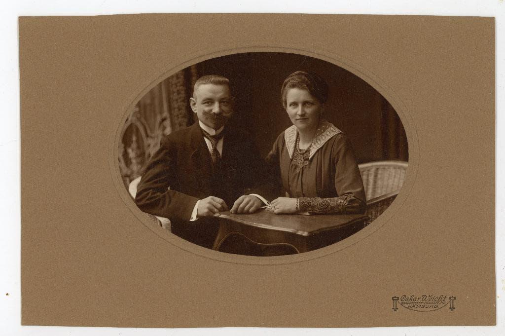 portret op dun karton, 23 x 18 cm uit Hamburg, Verzenden, Voor 1940, Zo goed als nieuw, Foto