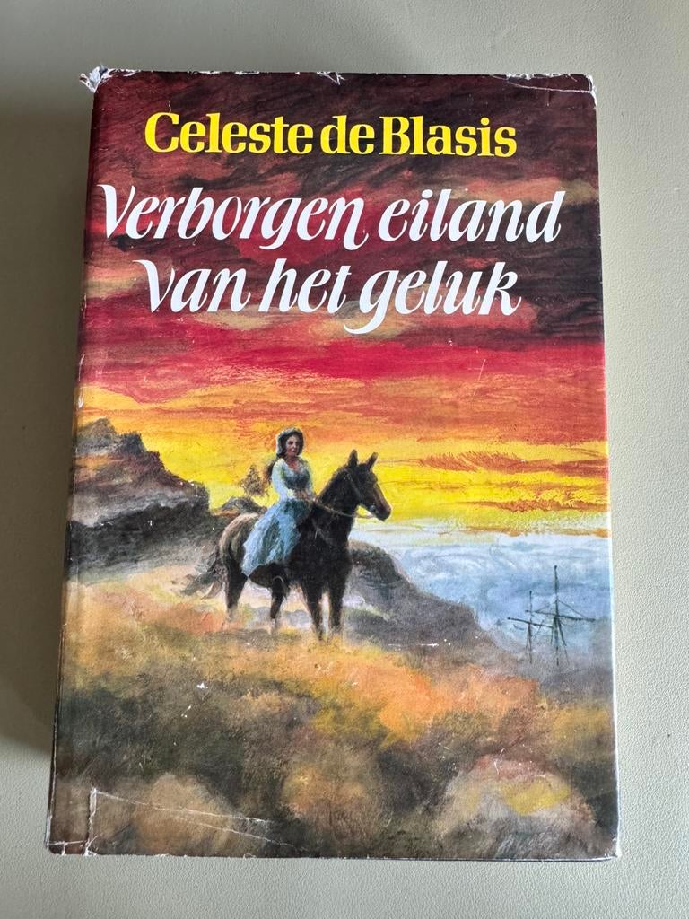 Boek Celeste de Blasis - Verborgen eiland van het geluk, Boeken, Ophalen of Verzenden, Zo goed als nieuw