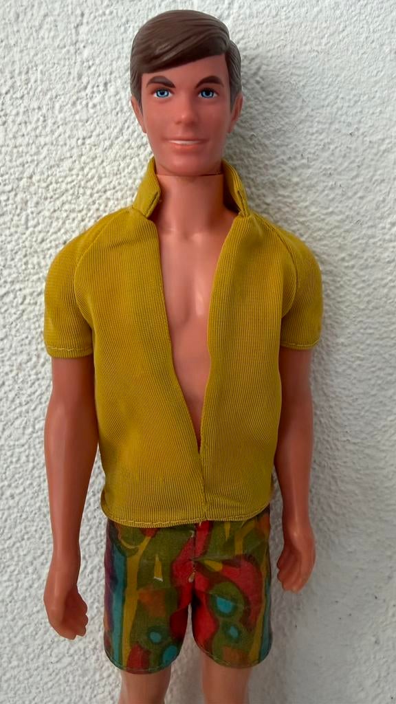 Barbie Good Looking Ken bendable legs Hong Kong, Ophalen of Verzenden, Zo goed als nieuw, Pop