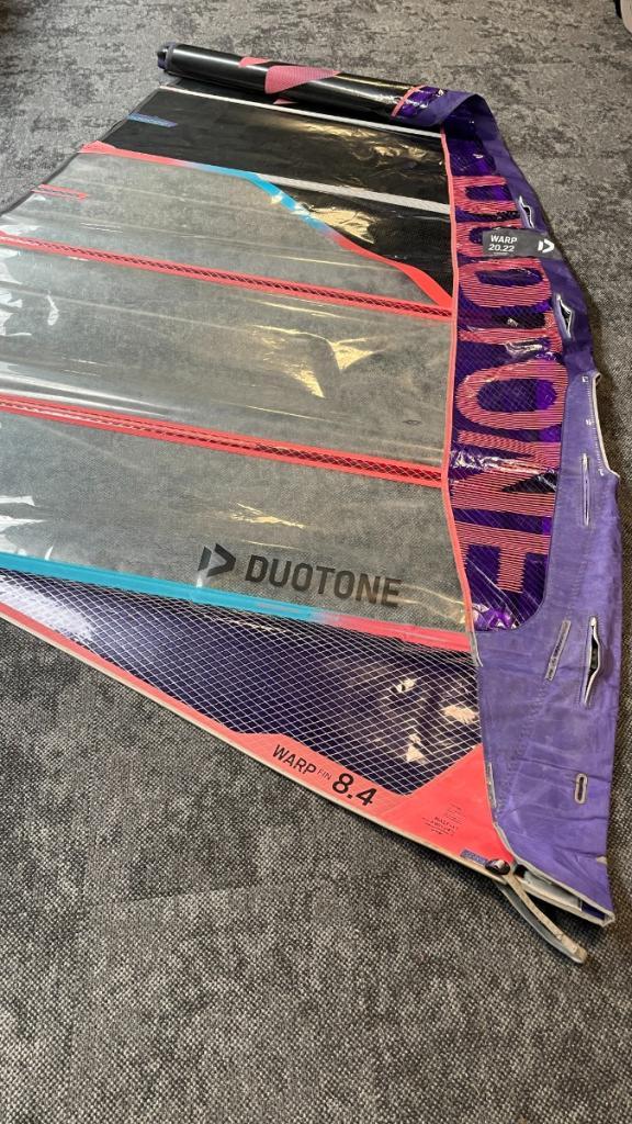 Duotone WARP_Fin 8.4 2022, Watersport en Boten, Windsurfen, Gebruikt, Zeil, 7 m² of meer, Ophalen of Verzenden