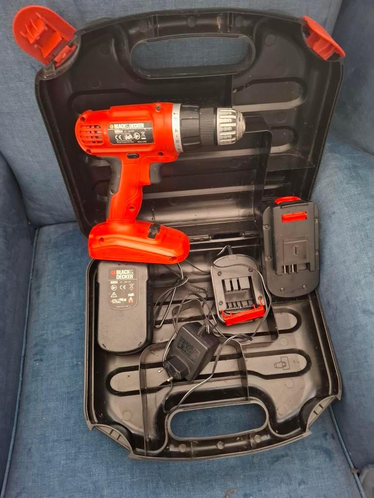 Black & Decker EPC18 Boormachine met Accu en Oplader, Boormachine, Variabele snelheid, Ophalen of Verzenden, Gebruikt