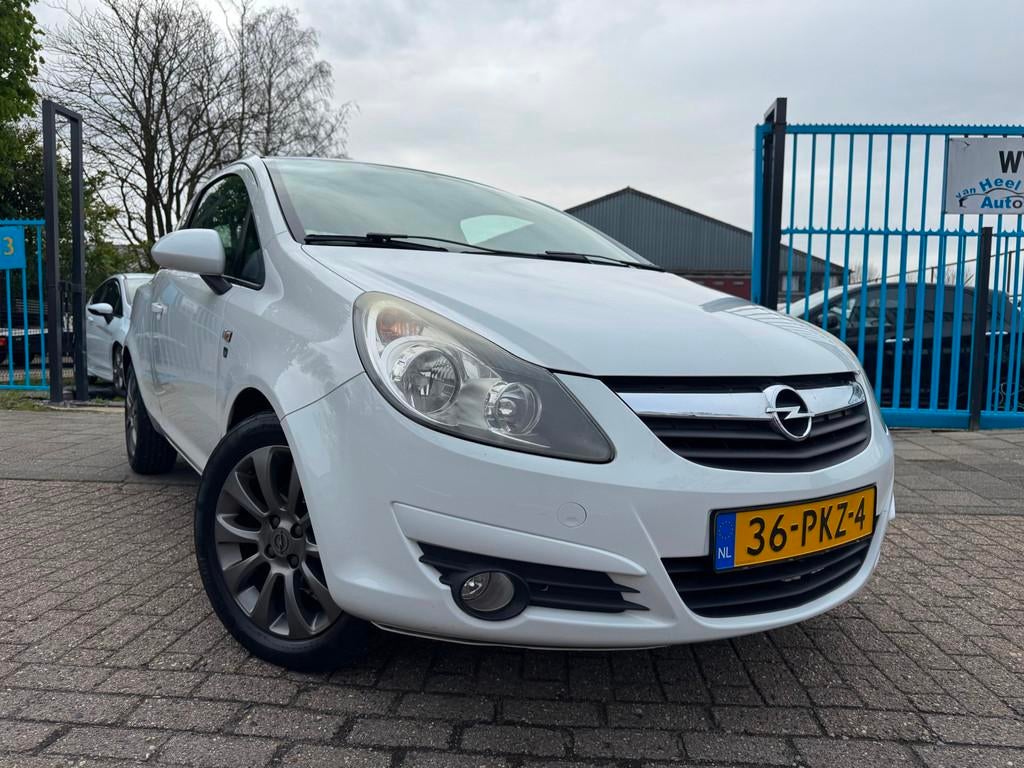 Opel Corsa 1.2-16V 111 Edition A-C Elek Pakket Lmv Cruise, Auto's, Voorwielaandrijving, Euro 5, Zwart, 1229 cc