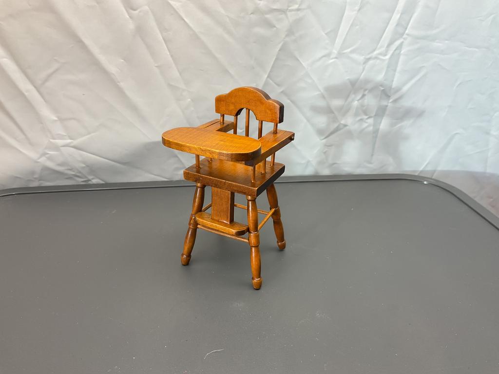 Kinderstoel voor poppenhuis, Ophalen of Verzenden, Zo goed als nieuw, Poppenhuis