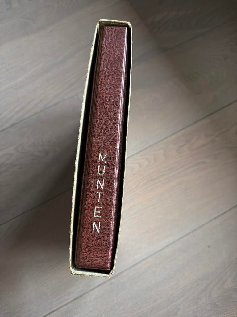 Muntenverzameling in album, jaren 70 en 80, Postzegels en Munten, Koningin Juliana, Setje, Zilver, Overige waardes