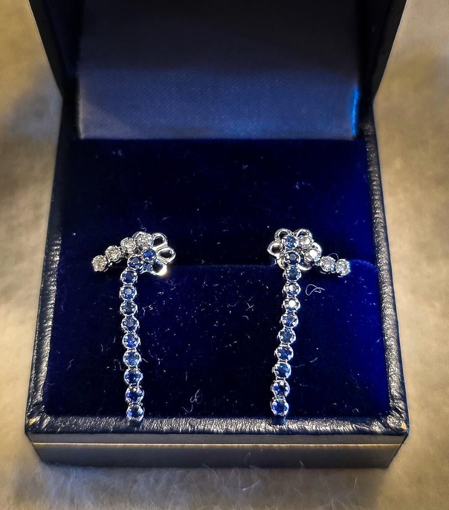 Wit gouden oorbellen/oorhangers met saffieren en diamanten, Hangers, Wit, Nieuw, Ophalen of Verzenden