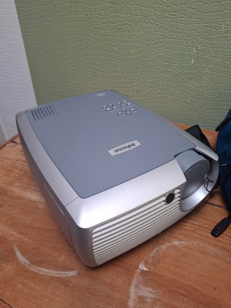 Infocus Projector met tas - Ideaal voor presentaties, Ophalen, Infocus, Overige resoluties, Gebruikt