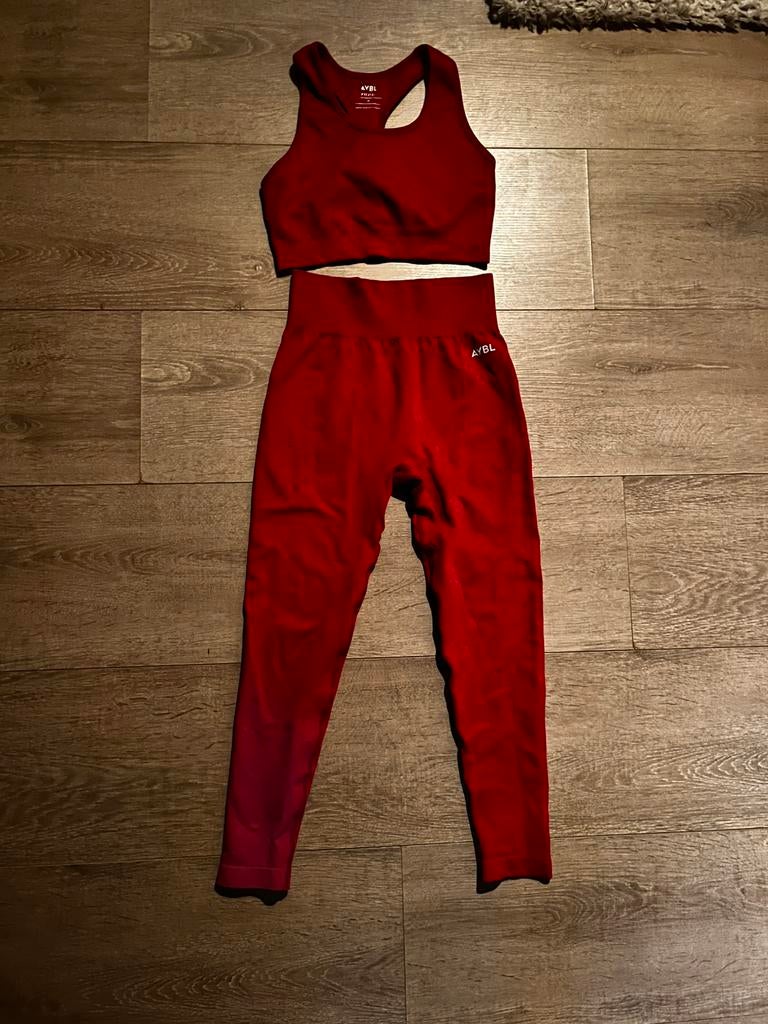 Aybl sportset maat M, Kleding | Dames, Sportkleding, Ophalen of Verzenden, Zo goed als nieuw, Rood