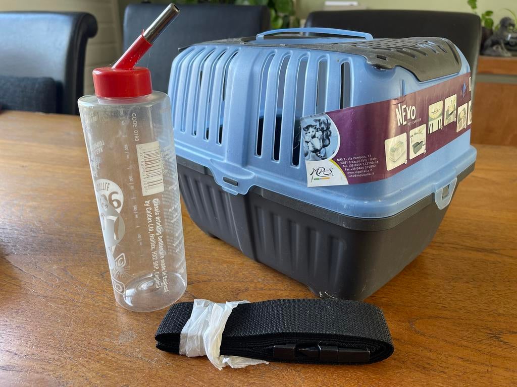 NEYO pet carrier, transportbox, inclusief waterfles, Ophalen, Zo goed als nieuw