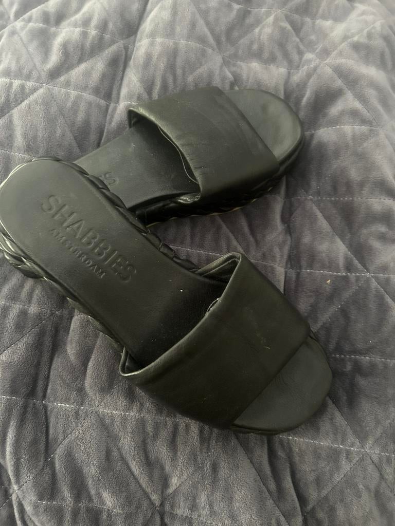 Slippers van Shabbies maat 37, Kleding | Dames, Schoenen, Ophalen of Verzenden, Zo goed als nieuw, Zwart