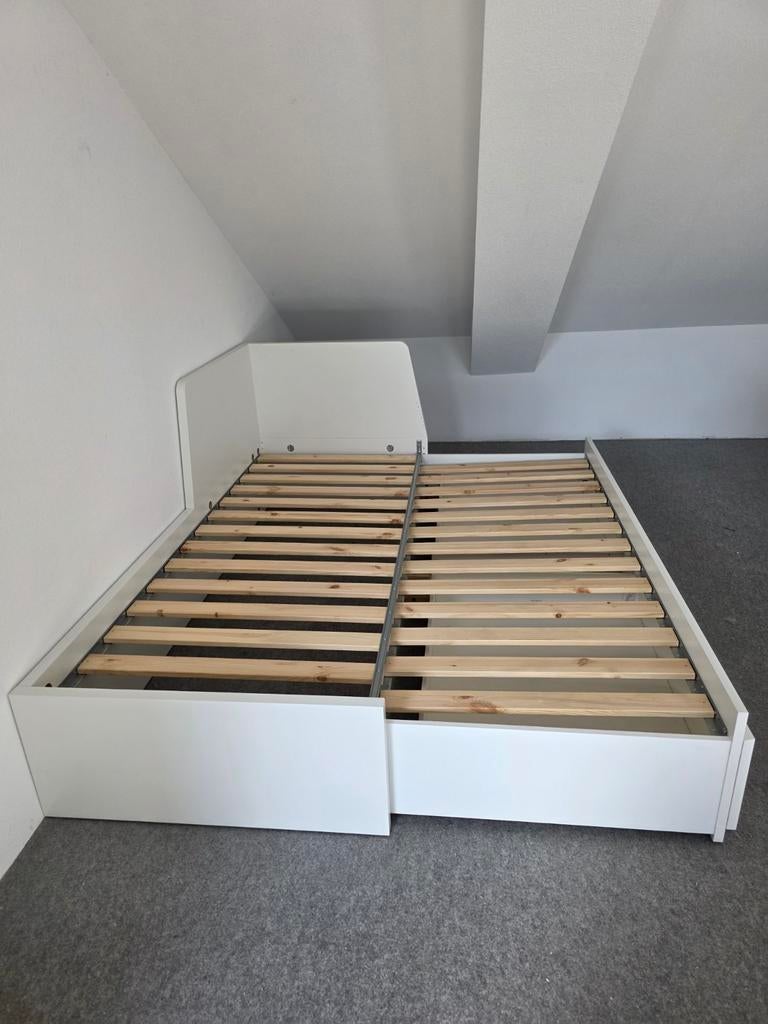 Ikea Flekke uitschuifbaar bed (1 jaar oud), Huis en Inrichting, Slaapkamer | Bedden, Ophalen, Verstelbaar, Wit, Tweepersoons