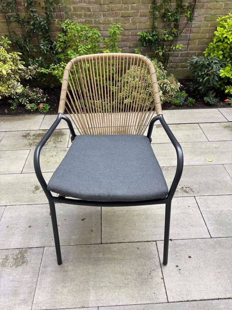 4x stapelbare tuinstoel wicker zwart metalen frame, Tuin en Terras, Tuinstoelen, Ophalen, Zo goed als nieuw, Metaal, Stapelbaar