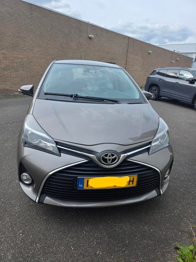 GERESERVEERD! Toyota Yaris 1.3 73KW 5DR 2017 Grijs, 40 €/maand, Euro 6, 4 cilinders, Handgeschakeld