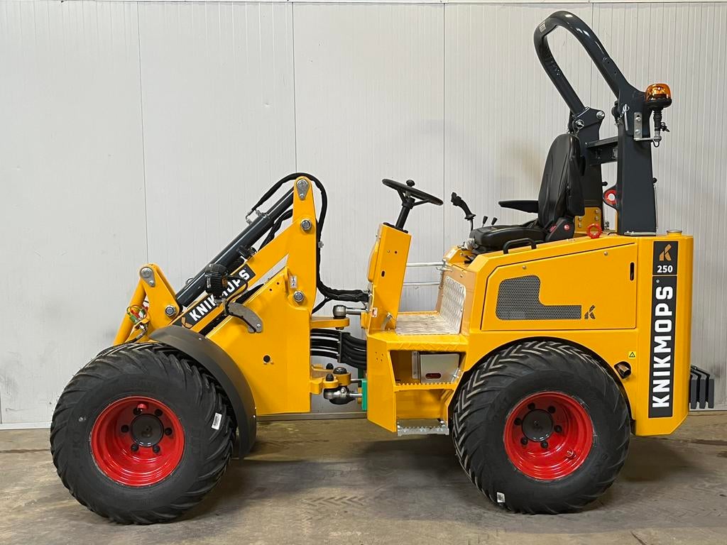 Knikmops 250, Ophalen, Wiellader of Shovel