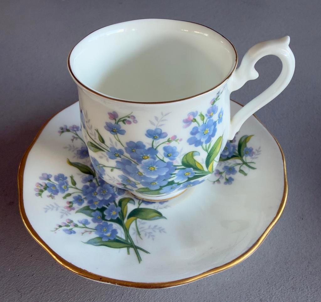 Kop en schotel Royal Albert Forget me not !, Ophalen of Verzenden