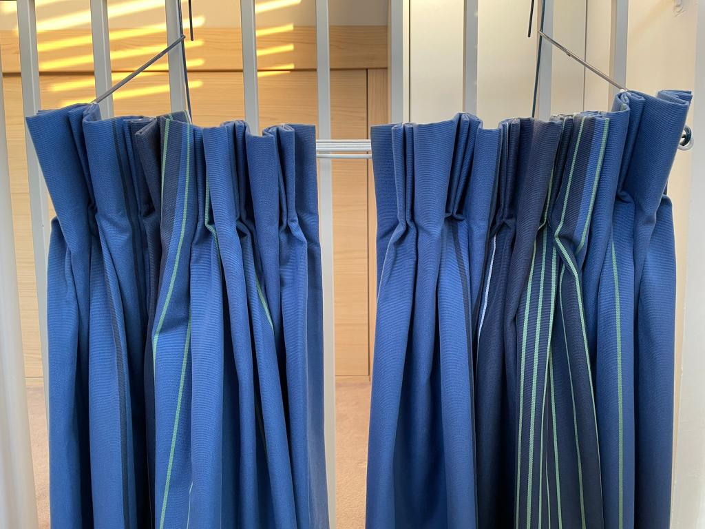 Donkerblauwe Gordijnen, Huis en Inrichting, Stoffering | Gordijnen en Lamellen, Ophalen, Gebruikt, Stoer, 100 tot 150 cm