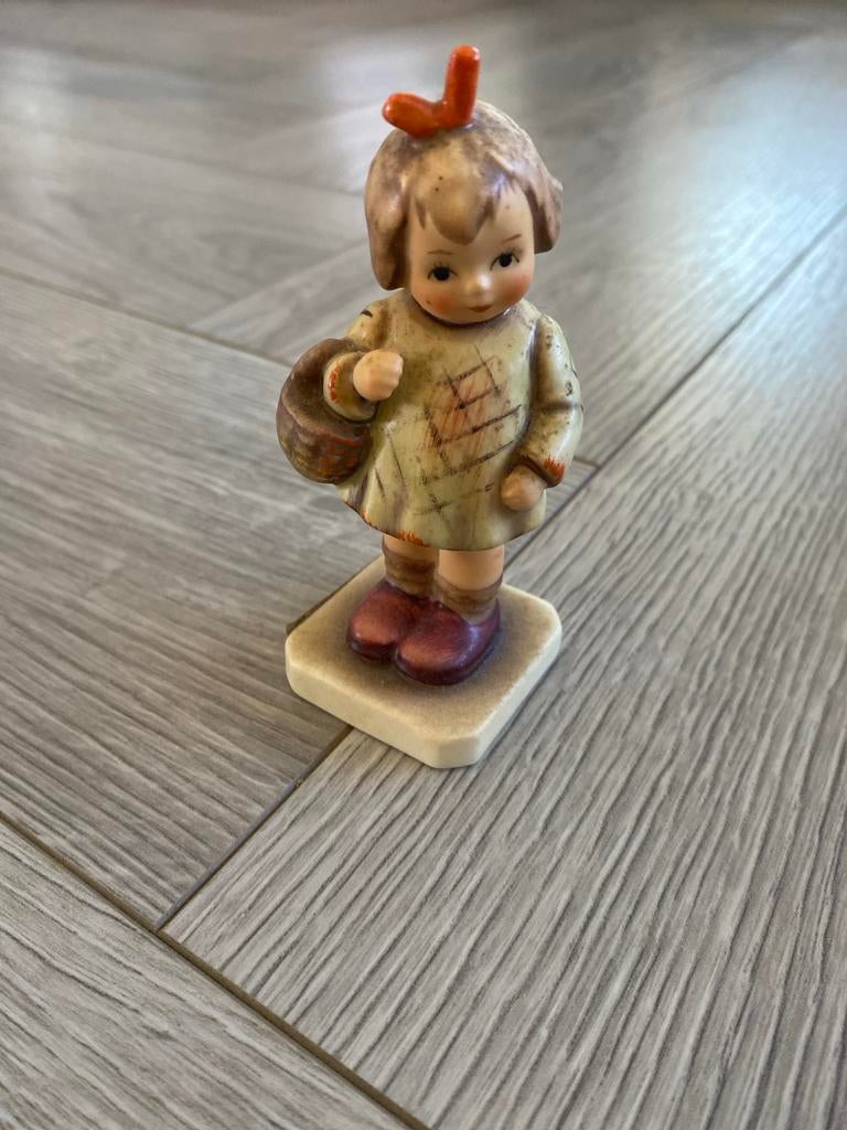 3 Vintage Hummel beeldjes: Gift Girl, Jungbauerin, Lezend Jo, Verzamelen, Ophalen of Verzenden, Gebruikt, Hummel